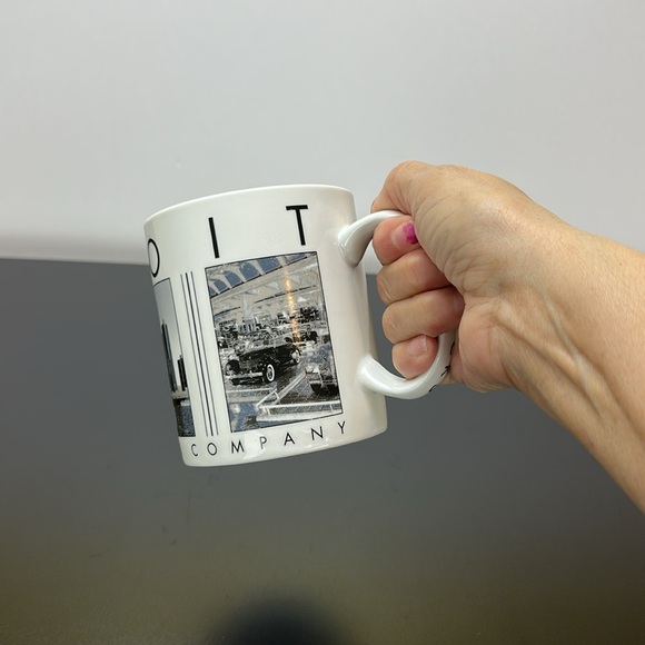Starbucks 2003 City Scenes Series Barista Detroit Michigan Coffee Tea Mug Cup - Picture 6 of 8